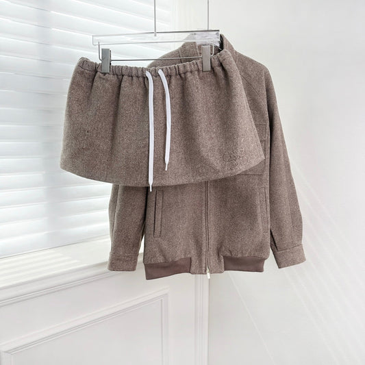 Brown stand-up collar suit