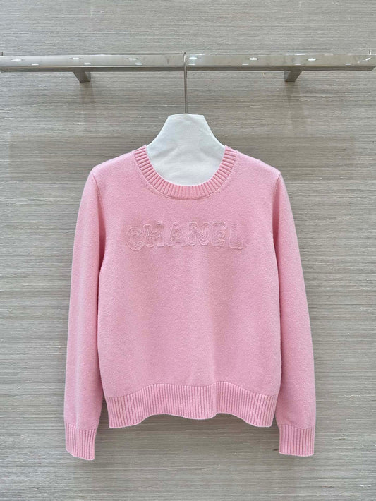 Three-dimensional letter logo embroidered cashmere round neck top + straight pants set