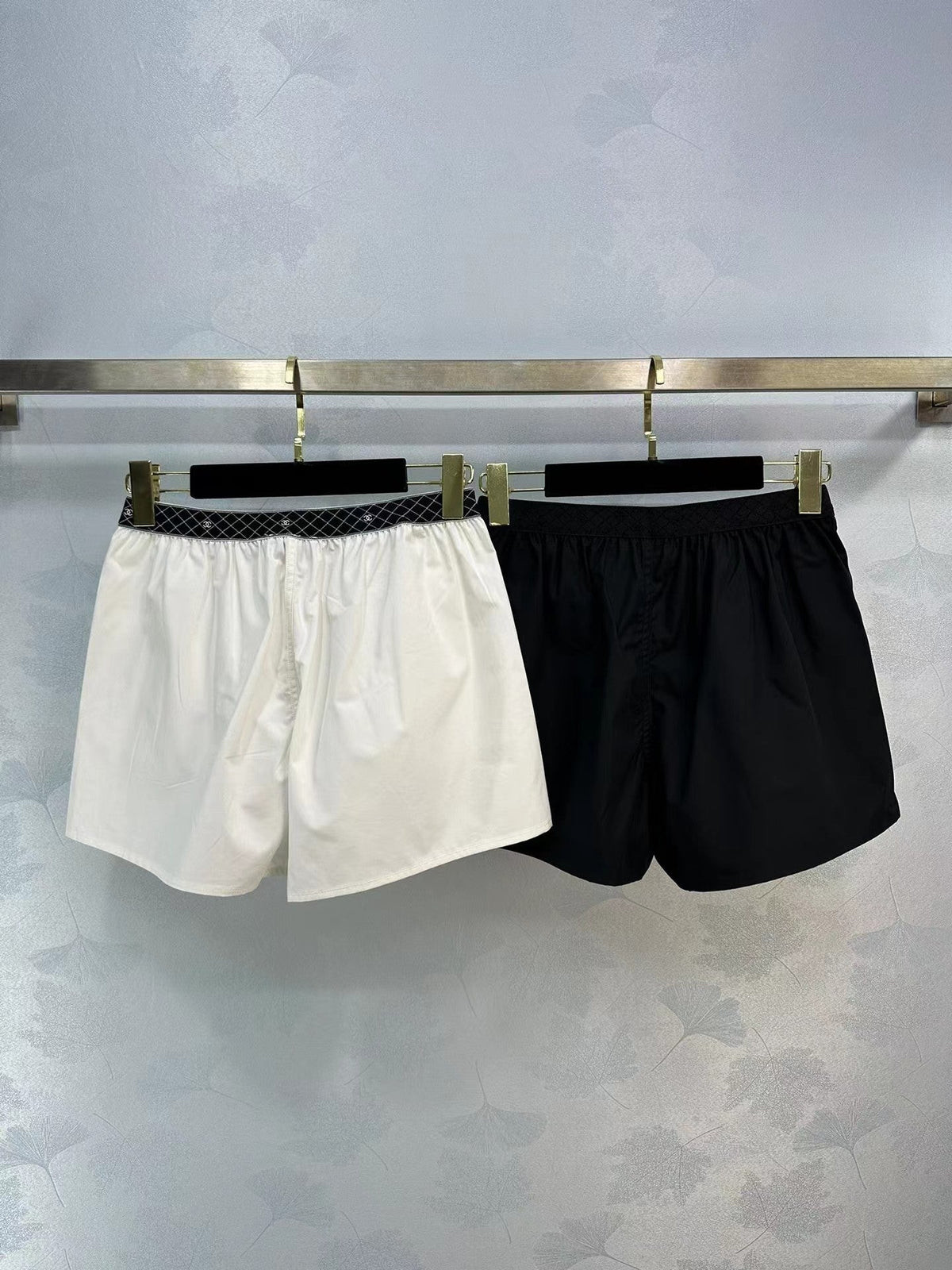 Double C webbing elastic waist shorts