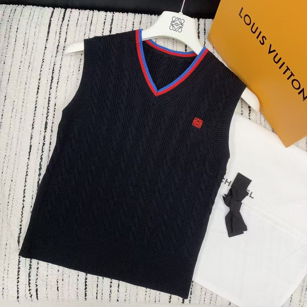 Spring and summer new v-neck embroidered knitted vest
