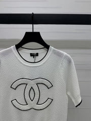 Round neck contrast color double c knitted short sleeves