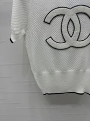 Round neck contrast color double c knitted short sleeves