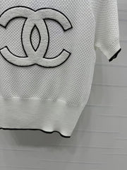 Round neck contrast color double c knitted short sleeves