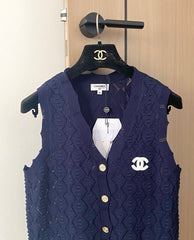 knitted vest