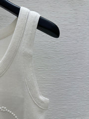 Solid color round neck letter embossed knitted vest