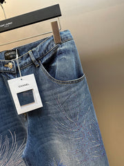 Heavy-duty feather hot-drilled jeans