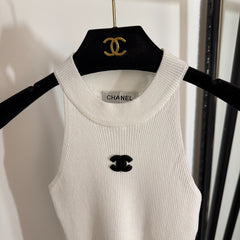 Halter neck knitted vest
