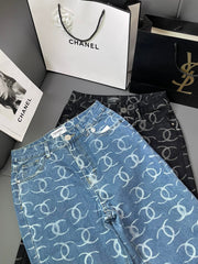Fully printed double C back pockets with hand stitching