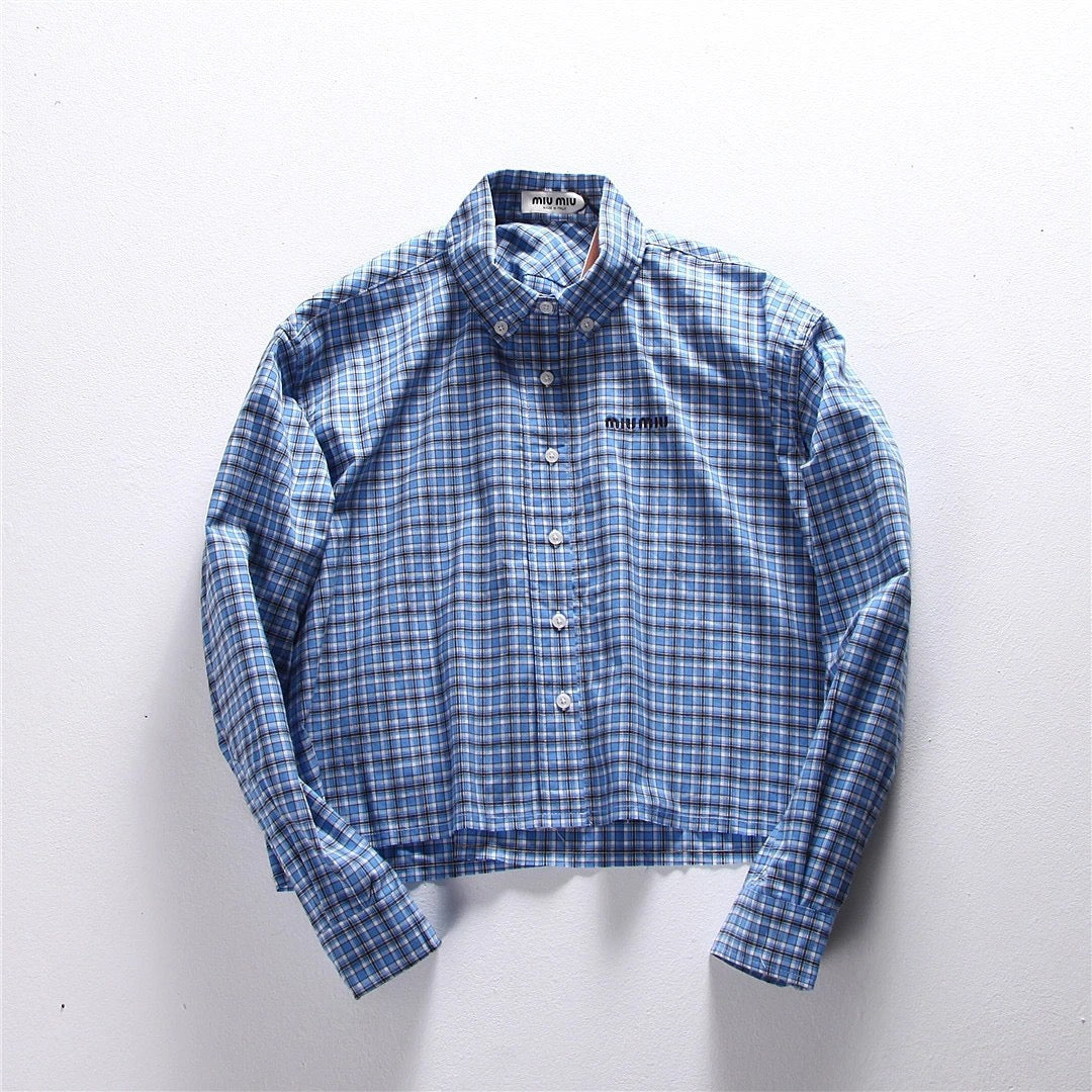 Light blue plaid fur-edged shirt Small plaid fur-edged sleeve shirt Plaid shirt
