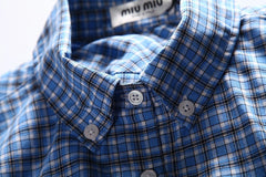 Light blue plaid fur-edged shirt Small plaid fur-edged sleeve shirt Plaid shirt