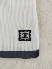 C nspired Knitted Vest
