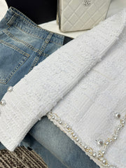 Creamy White Twill Tweed Pearl-Trimmed Button Short V-Neck Long-Sleeved Jacket
